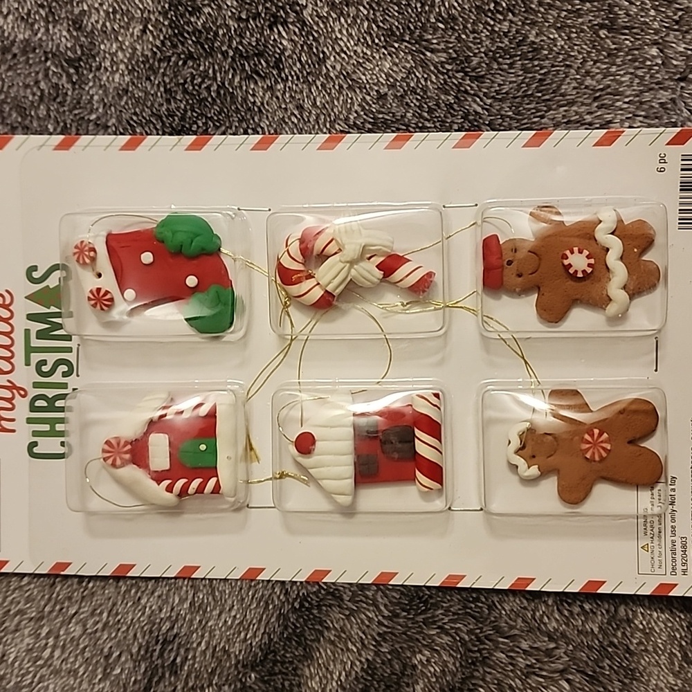 Gingerbread Ornaments Set - Picture 2 of 5